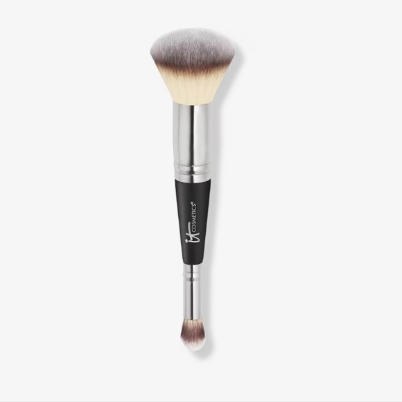 NWT IT Cosmetics Heavenly Luxe Complexion Perfection Brush #7 - Picture 1 of 3
